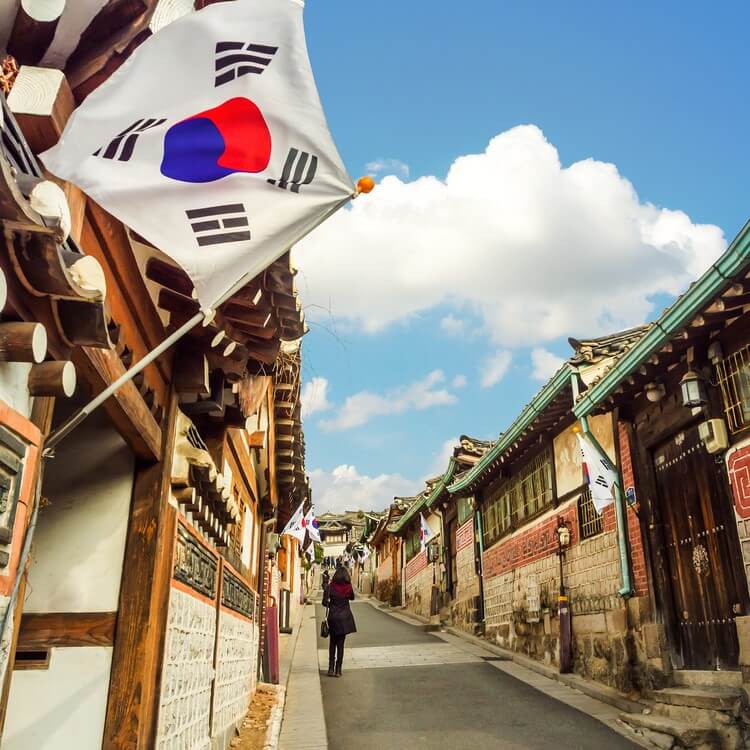 shutterstock_309071426-KOREA-SQUARE