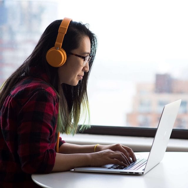 pexels-christina-morillo-1181681-1920-onlinecourse-scaled_640w