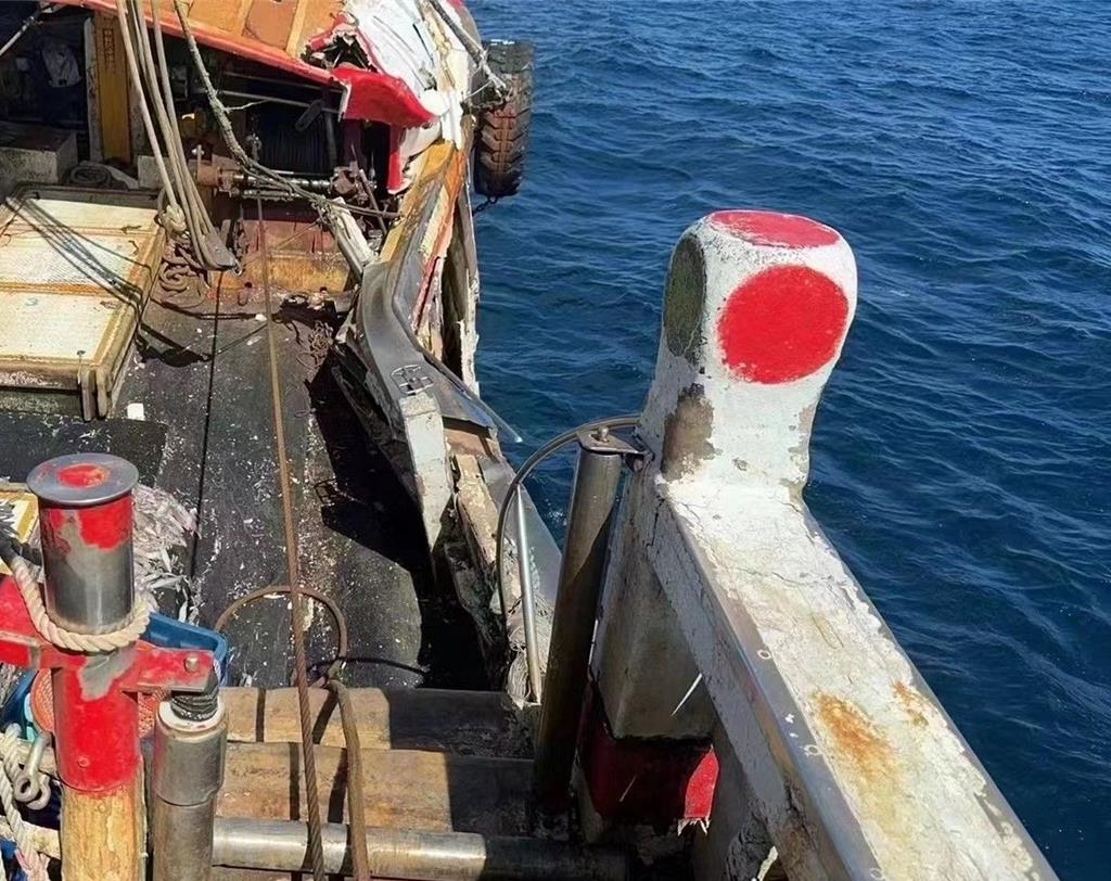 我漁船與陸漁船不慎擦撞 海巡後送漁工就醫