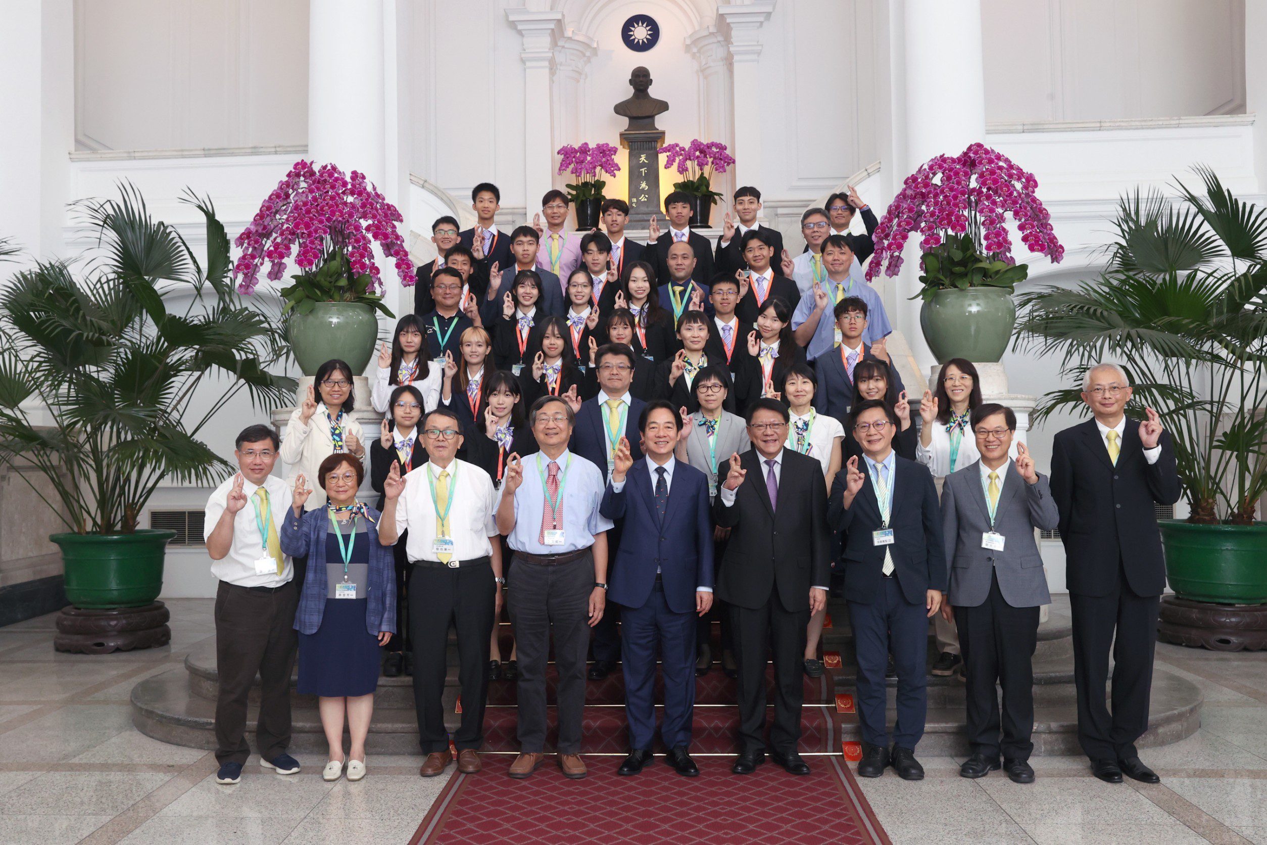 總統接見國際科展代表團期許同學為臺灣科學發展貢獻力量
