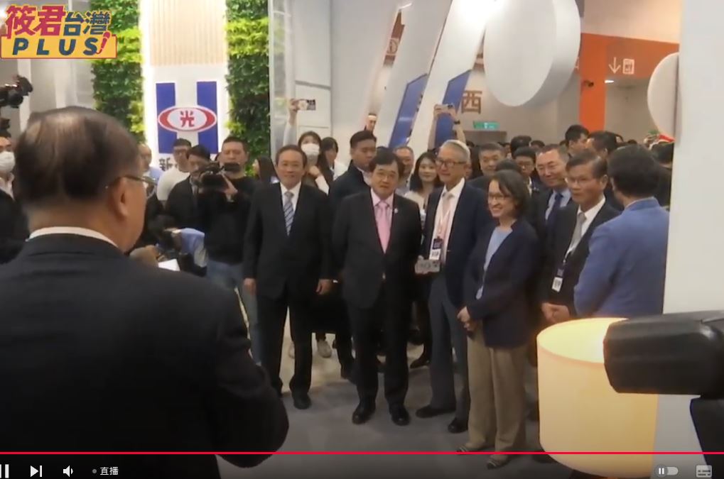 蕭美琴副總統參觀台灣醫療科技展 盼醫療科技成為下一個護國神山