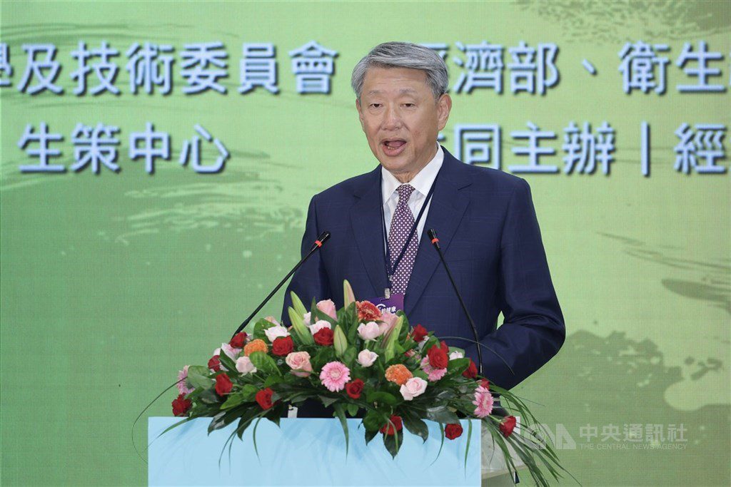 被指「未下班赴快樂宴、逗留3小時」　陳威明還原：郭部長晚到 約30分鐘即離席