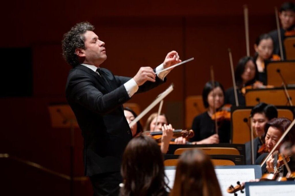 杜達美指揮馬勒「復活」　媒體譽走進音樂的靈魂