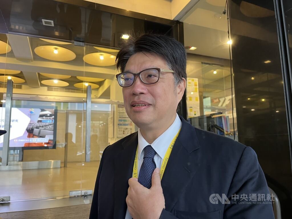 陸配參政權死亡　邱垂正：需要更多社會共識