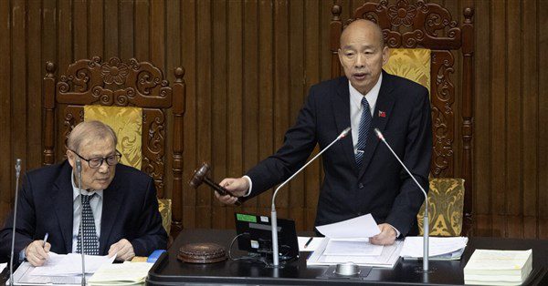 地制法三讀　直轄市副市長由固定2人增為3人